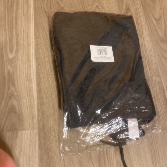 BNWT Lucky Brand big scarf. Super soft. Dark grey. - Picture 7 of 8